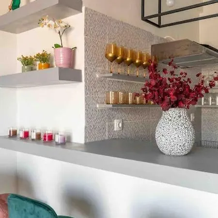 2bdr Boutique Full In Plaka Apartment *